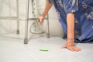 rischio cadute e prevenzione nell’assistenza alla persona