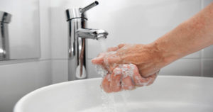 lavaggio sociale delle mani per igiene e sicurezza
