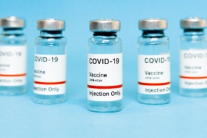 oss con dispositivi di protezione individuale durante vestizione e svestizione per covid-19