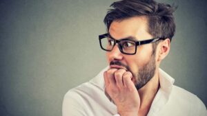 Come riconoscere l’ansia nel paziente e quali comportamenti deve adottare l’OSS per offrire calma, ascolto e supporto professionale