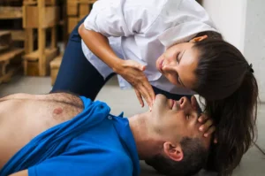 bls-d adulto con compressioni toraciche e defibrillatore semiautomatico